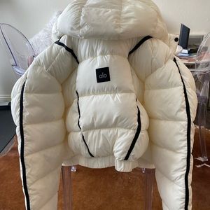Alo yoga - Kendall Jenner puffer